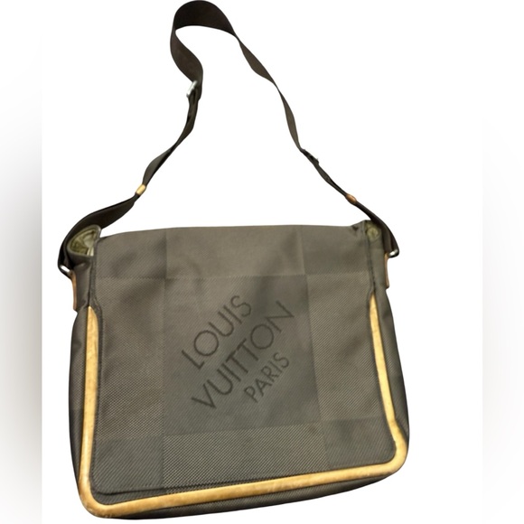 Auth LOUIS VUITTON PARIS Damier Granite canvas Brown Messenger Crossbody - Picture 1 of 16